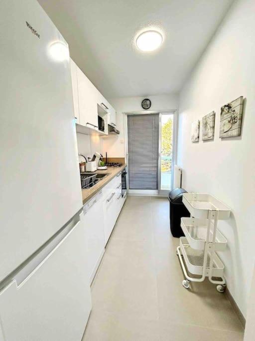 Apartment Le Maeva : 4 Prs, Clim, Garage, Piscine Antibes